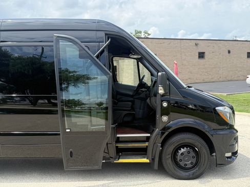 Used 2015 Mercedes-Benz Sprinter 3500 w/ Window Fleet Package image 3