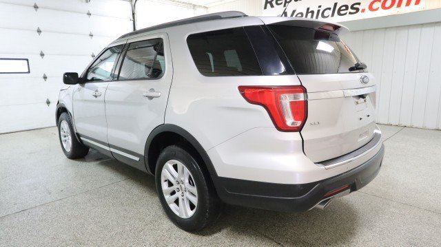 Used 2018 Ford Explorer XLT w/ Equipment Group 201A AWD/4WD image 3