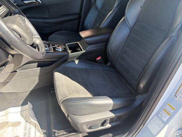 Used 2024 Mitsubishi Outlander SE FWD image 11