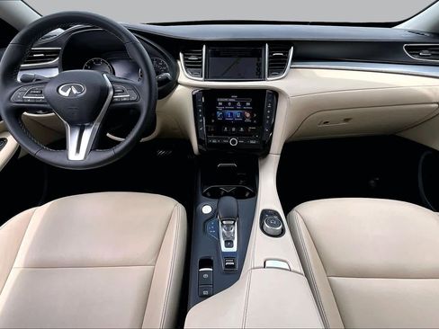 Used 2020 INFINITI QX50 Luxe w/ Navigation Package FWD image 16