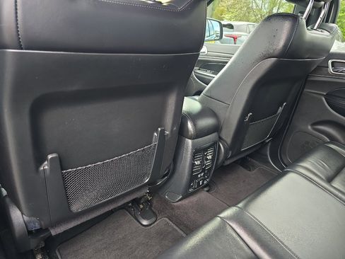 Used 2018 Jeep Grand Cherokee Limited AWD/4WD image 19