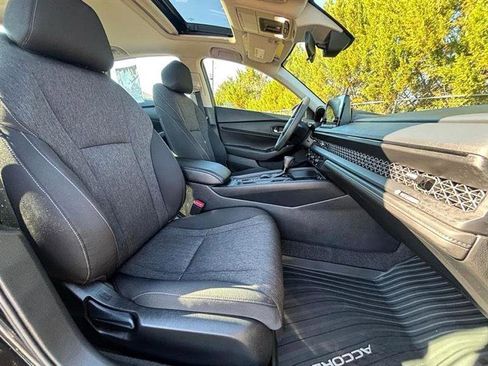 Used 2025 Honda Accord SE image 43