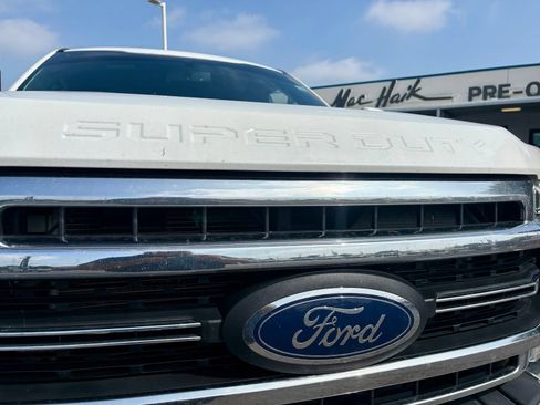 Used 2022 Ford F250 Lariat w/ Lariat Value Package AWD/4WD image 9