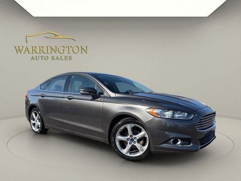 Used 2016 Ford Fusion SE image 1