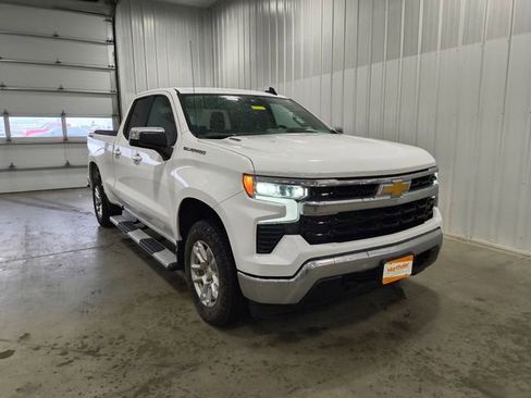 Used 2024 Chevrolet Silverado 1500 LT AWD/4WD image 2