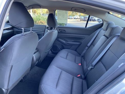 Used 2024 Nissan Altima 2.5 SV image 16