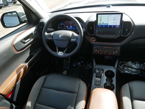 Used 2024 Ford Bronco Sport Outer Banks w/ Tech Package image 9