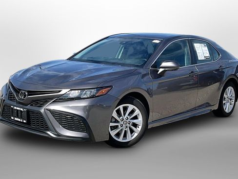 Used 2024 Toyota Camry SE FWD image 13