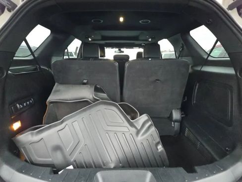 Used 2018 Ford Explorer Limited w/ Equipment Group 301A AWD/4WD image 8