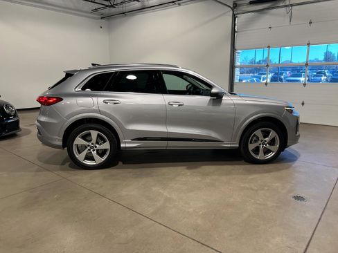 Used 2025 Audi Q5 Premium Plus AWD/4WD image 2