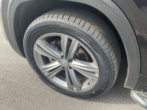 Used 2019 Volkswagen Atlas SEL R-Line AWD/4WD image 9