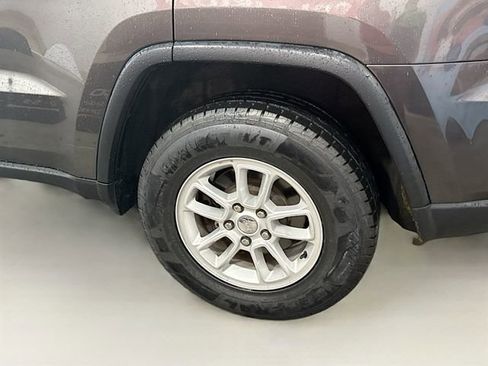 Used 2020 Jeep Grand Cherokee Laredo image 29