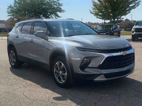 Used 2024 Chevrolet Blazer LT w/ Convenience Package AWD/4WD image 2