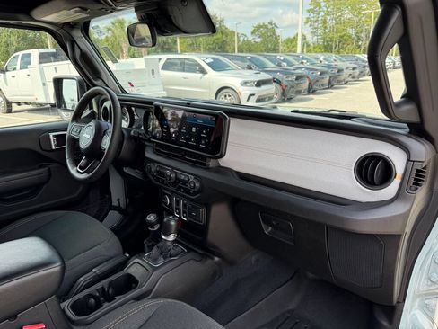 Used 2024 Jeep Wrangler Sport AWD/4WD image 12
