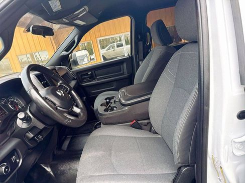 Used 2022 RAM 2500 Tradesman w/ Chrome Appearance Group image 9