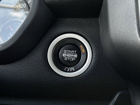 Used 2024 RAM 2500 Big Horn AWD/4WD image 24