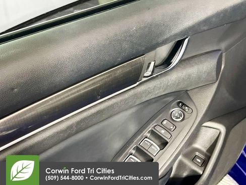 Used 2018 Honda Accord Sport image 12