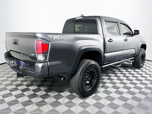 Used 2018 Toyota Tacoma TRD Off-Road w/ Technology Package AWD/4WD image 27