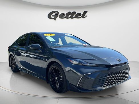 Used 2025 Toyota Camry SE w/ Multimedia Upgrade Package FWD image 3