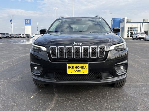 Used 2019 Jeep Cherokee Latitude w/ Cold Weather Group image 7