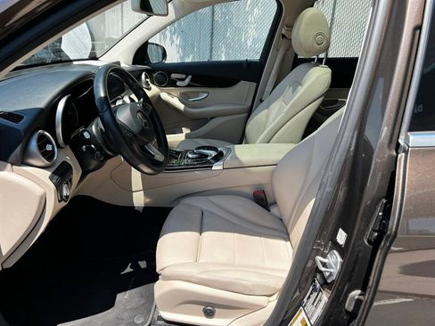Used 2016 Mercedes-Benz GLC 300 4MATIC w/ Multimedia Package image 14