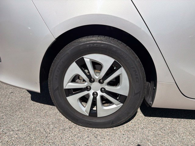 Used 2021 Toyota Prius Prime XLE w/ Carpet Mat Package (TMS) FWD image 24