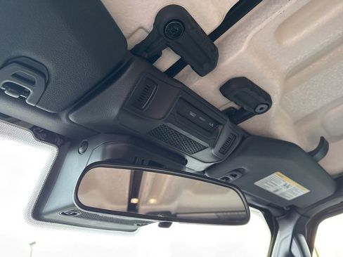 Used 2025 Jeep Wrangler Unlimited Rubicon image 30