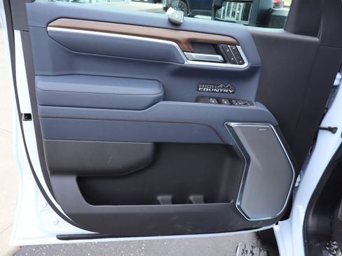 New 2026 Chevrolet Silverado 1500 High Country w/ Technology Package AWD/4WD image 4