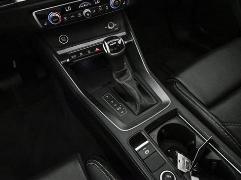 New 2025 Audi Q3 2.0T Premium image 12