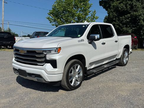 Certified 2023 Chevrolet Silverado 1500 High Country w/ High Country Premium Package AWD/4WD image 3