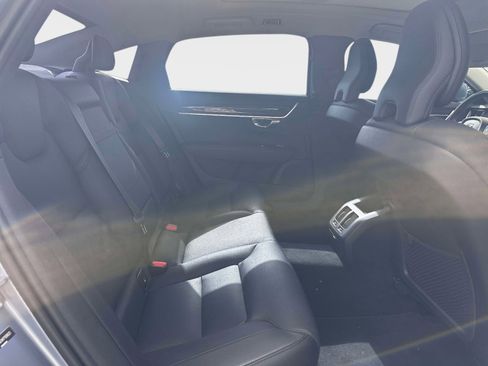 Used 2019 Volvo S90 T5 Momentum FWD image 8