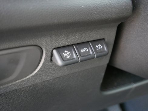 Used 2023 Buick Envision Avenir image 26