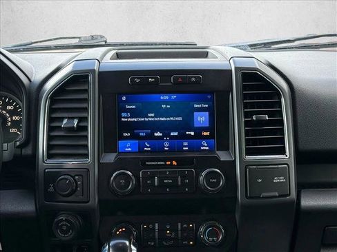 Used 2019 Ford F150 XLT w/ Equipment Group 302A Luxury AWD/4WD image 18