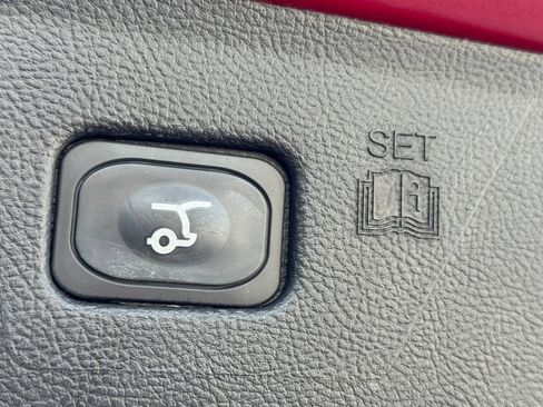 Used 2024 Ford Edge SEL w/ Convenience Package image 35