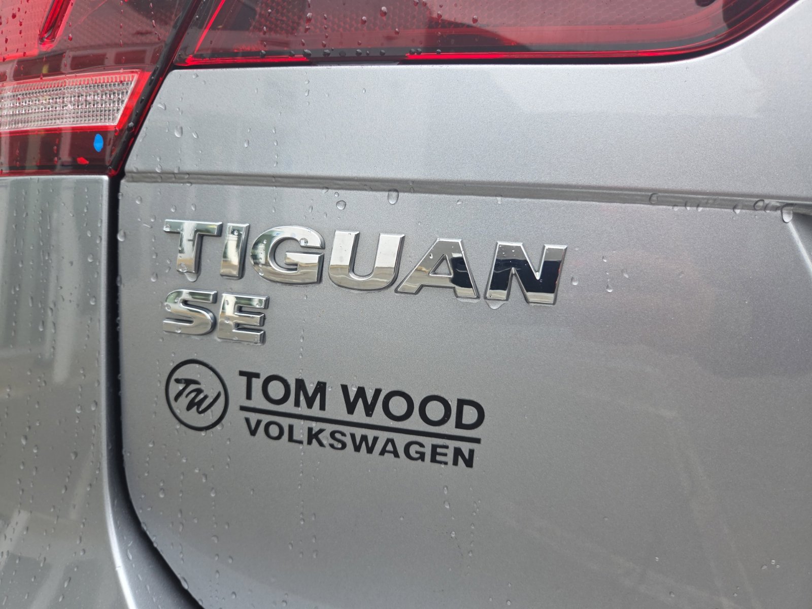 Used 2020 Volkswagen Tiguan SE w/ Panoramic Sunroof Package AWD/4WD image 7