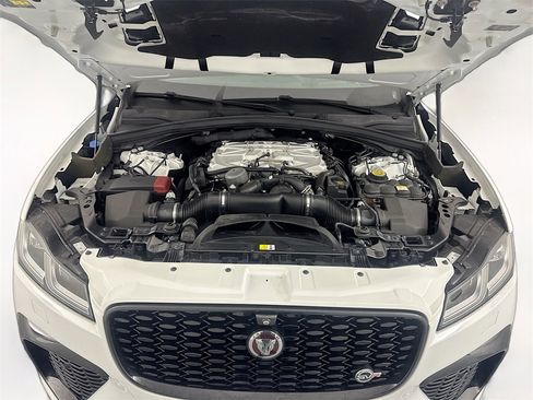Used 2023 Jaguar F-PACE SVR image 30