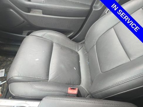 Used 2015 Ford Explorer XLT w/ Equipment Group 202A AWD/4WD image 8