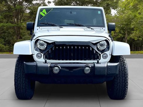 Used 2017 Jeep Wrangler Unlimited Sahara AWD/4WD image 3