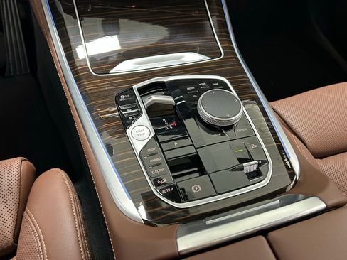 Used 2026 BMW X5 xDrive50e w/ Climate Comfort Package image 21