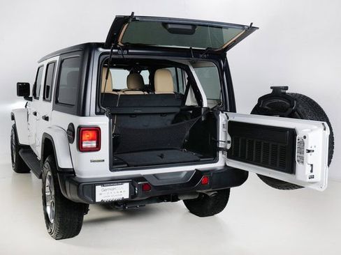 Used 2021 Jeep Wrangler Unlimited Sahara image 29