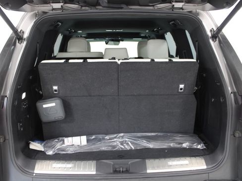 Used 2024 Lexus LX 600 4WD w/ Luxury Package image 14