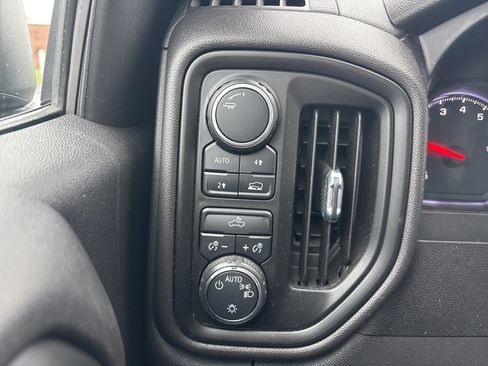 Used 2021 Chevrolet Silverado 1500 Custom image 32
