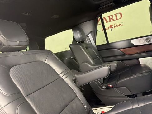 Used 2023 Lincoln Navigator Reserve AWD/4WD image 18