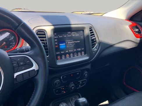 Used 2019 Jeep Compass Trailhawk AWD/4WD image 6