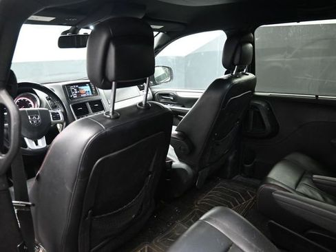 Used 2018 Dodge Grand Caravan GT image 32