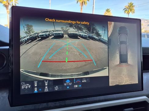 Used 2024 Toyota Tacoma Limited w/ Limited Package (LT) image 5