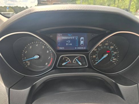 Used 2014 Ford Focus SE w/ Equipment Group 201A FWD image 24
