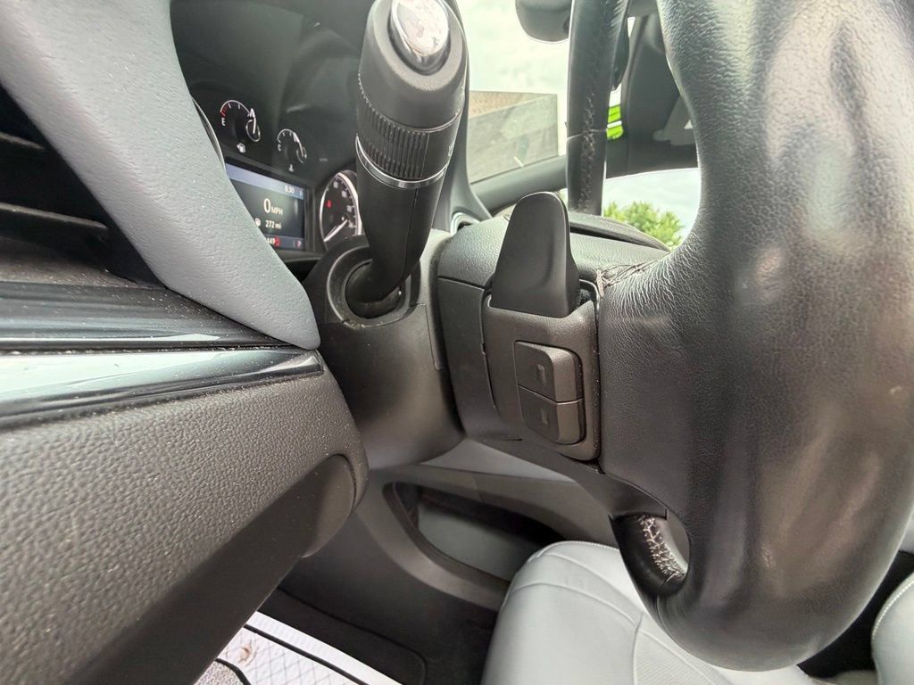 Used 2024 Buick Enclave Essence AWD/4WD image 19