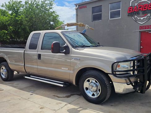 Used 2006 Ford F250 XLT RWD image 3