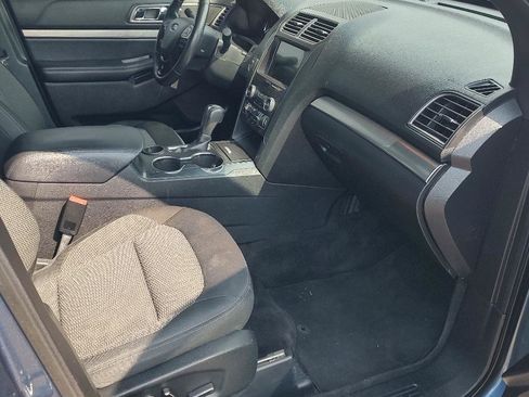 Used 2018 Ford Explorer XLT w/ Equipment Group 201A FWD image 25